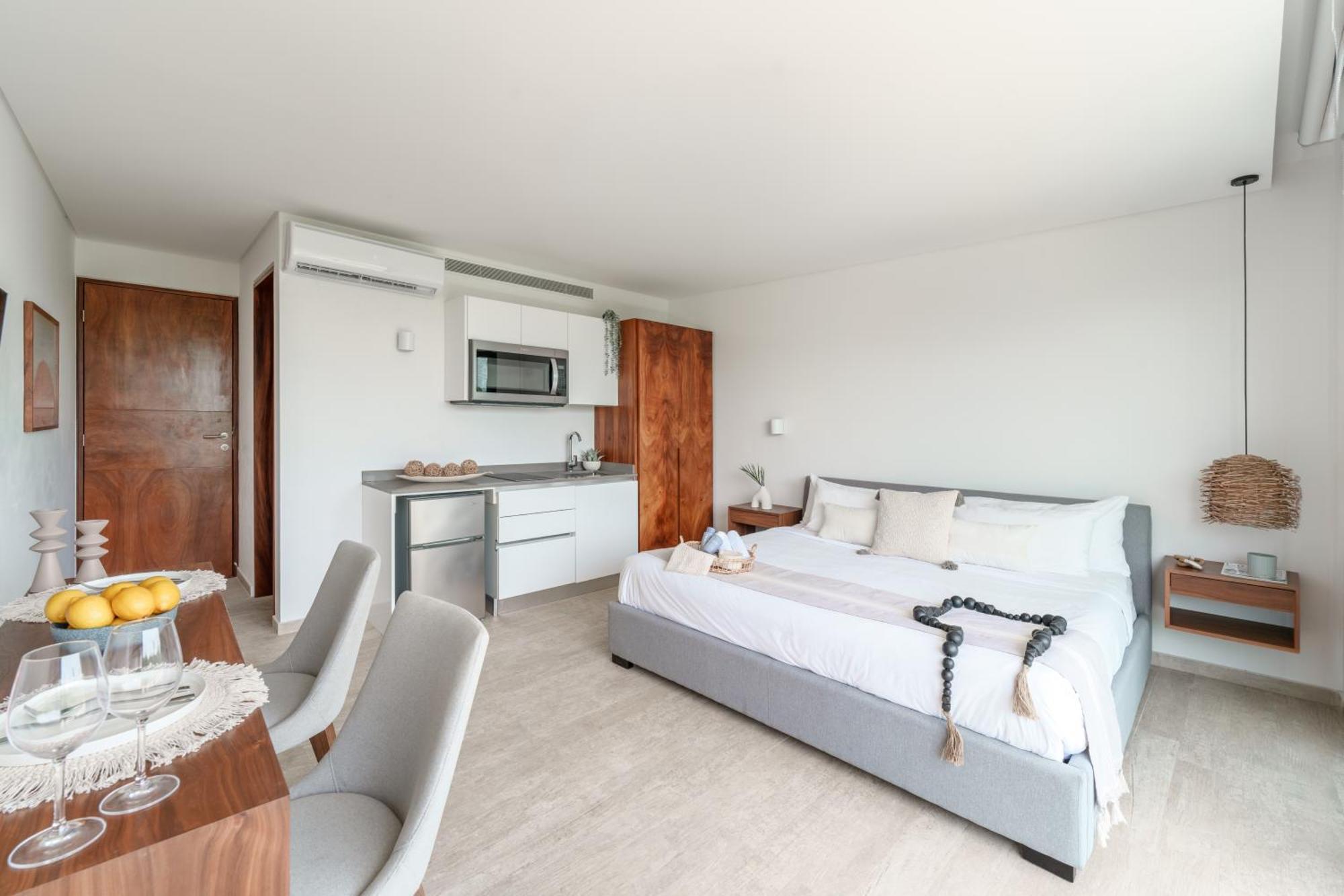 Tropical Jungle At Lagunas - Panoramic Pool & Gym Apartment *